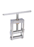 Squeezing device for plastic pipes - Obbo.SG